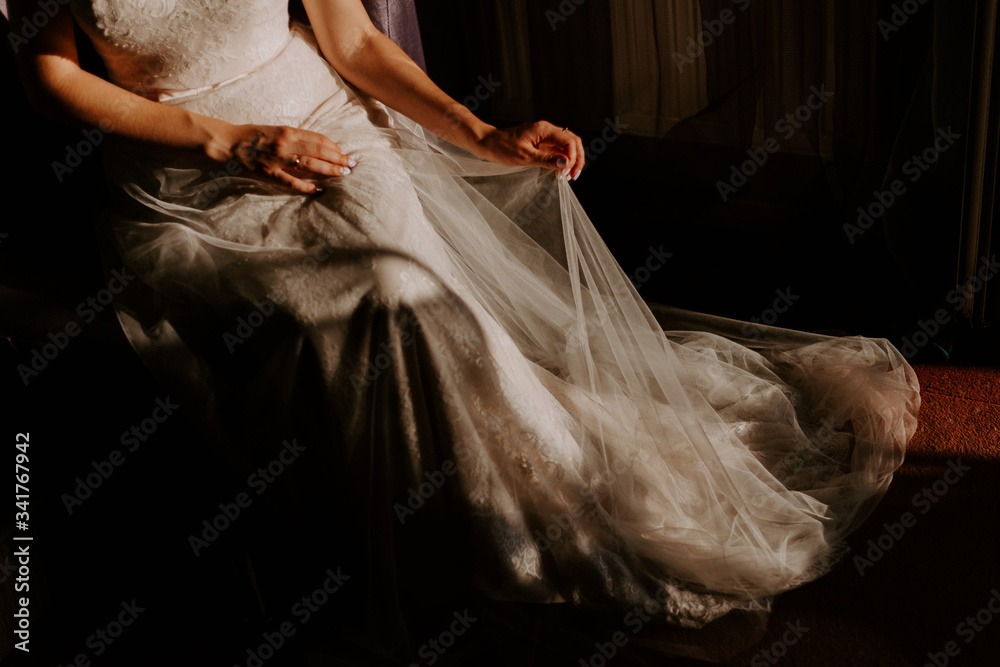 Naklejka premium light and shadows on the dress