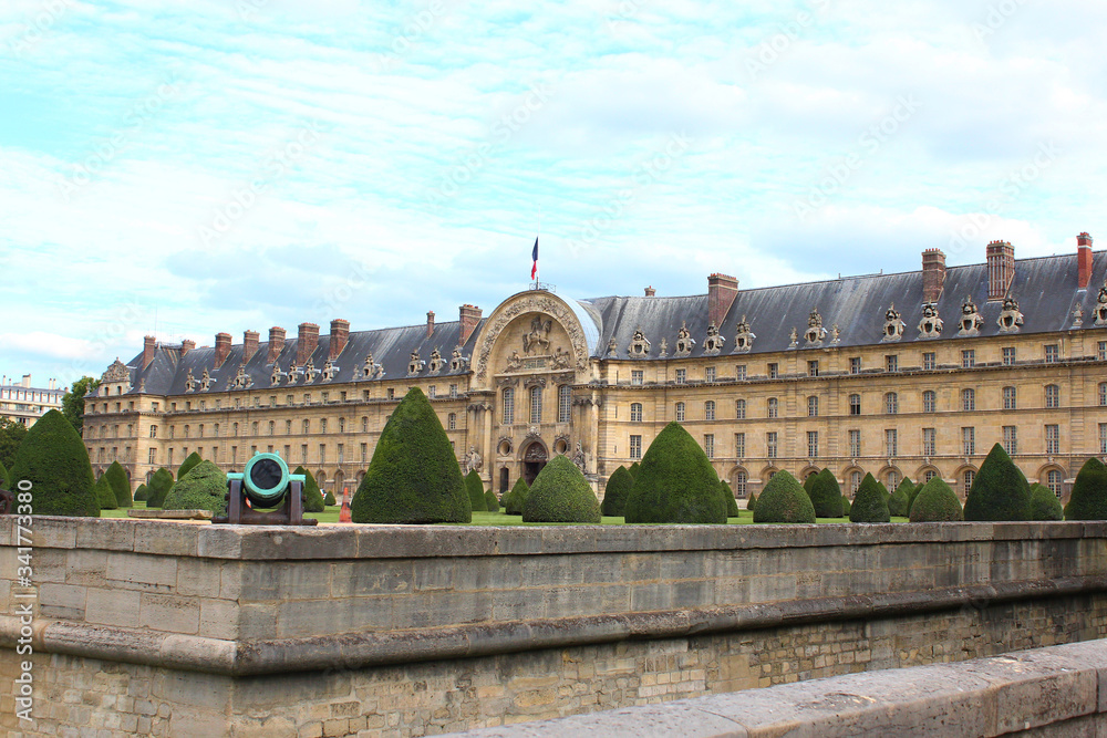 Fototapeta premium Palace des Invalides in Paris, France. Famous landmark.