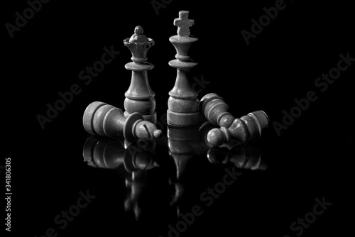 peças de um jogo de xadrez, jogo de muita destreza estratégia e sabedoria. photo
