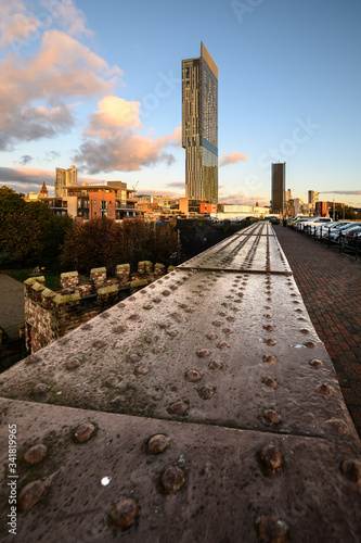 Stampa su tela The Manchester tallest residential tower block located in Deansgate