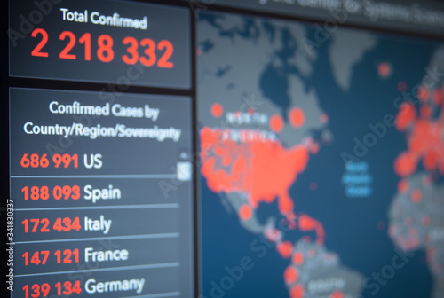 Schilderij op canvas The total confirmed coronavirus 2019-ncov cases over the world count