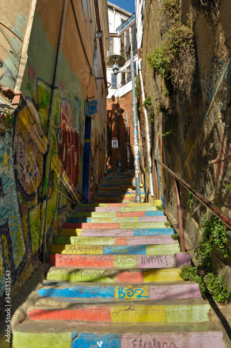 Valparaiso colurful stairs © Dario Ricardo