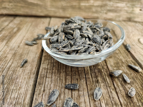 Grilled sunflower seeds with sea salt and spices