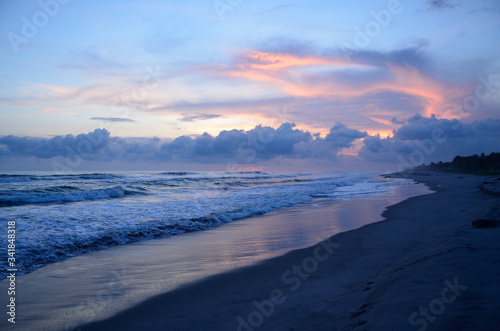 sunset at the beach © Rodrigo