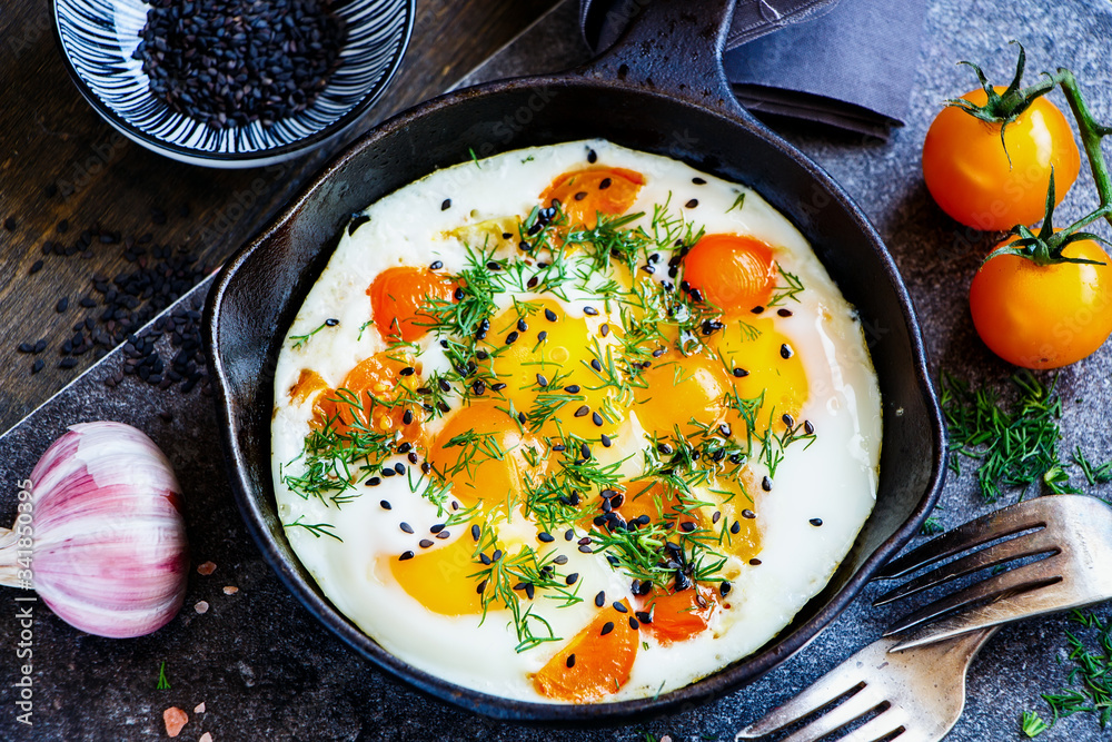 Fotografija Fried eggs in pan