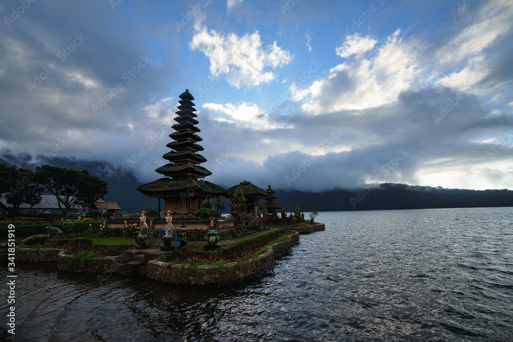 Tunjung Beji Ulun Danu Beratan Temple