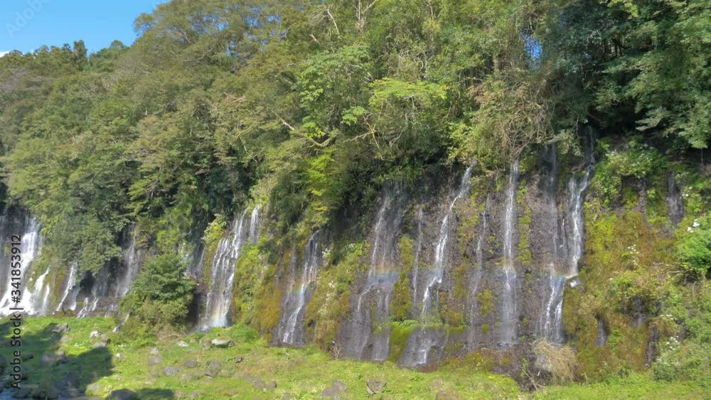 26916_Small_waterfalls_on_the_rocks_in_Shiraito_Falls_in_Japan.mov