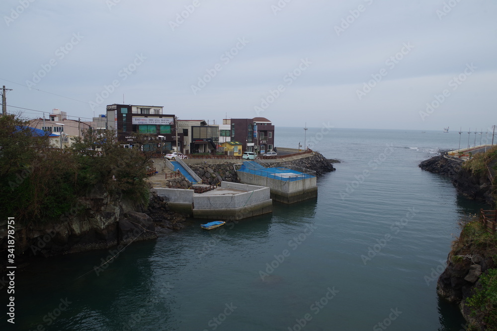 韓国　済州島　龍淵