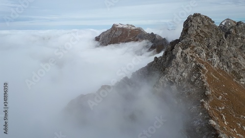 Nebelhorn in herbstlichen Nebel gehüllt