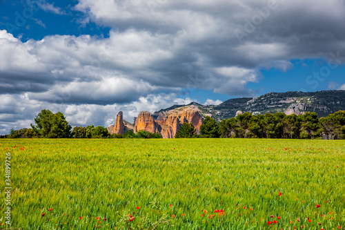 Mallos de Riglos Felsformation in Aragon