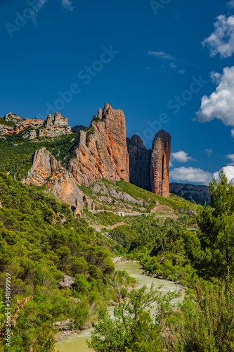 Mallos de Riglos Felsformation in Aragon