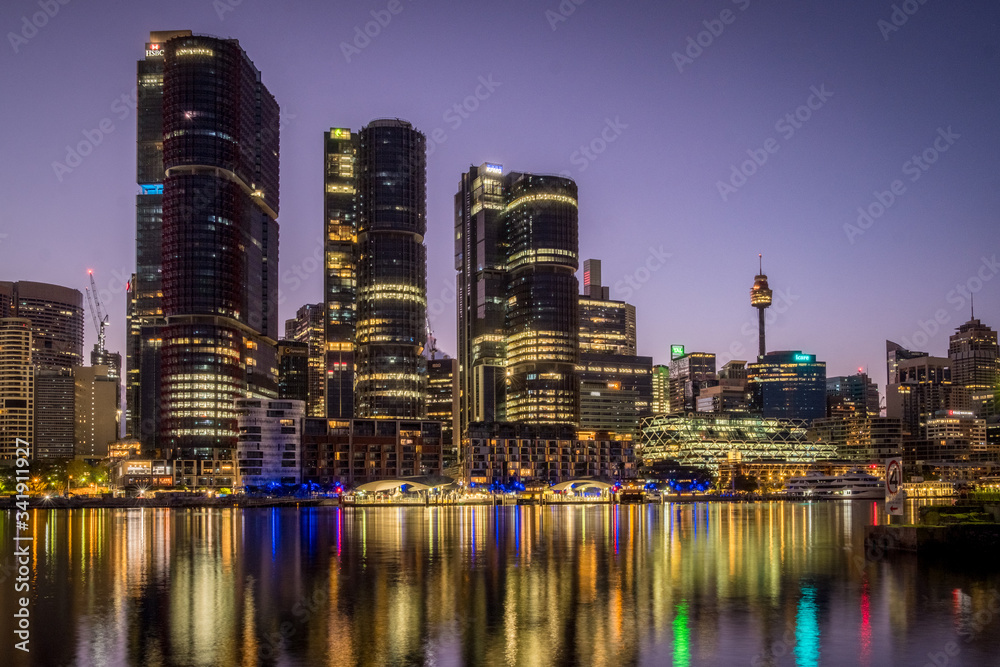 Fototapeta premium cityscape reflecting on the water