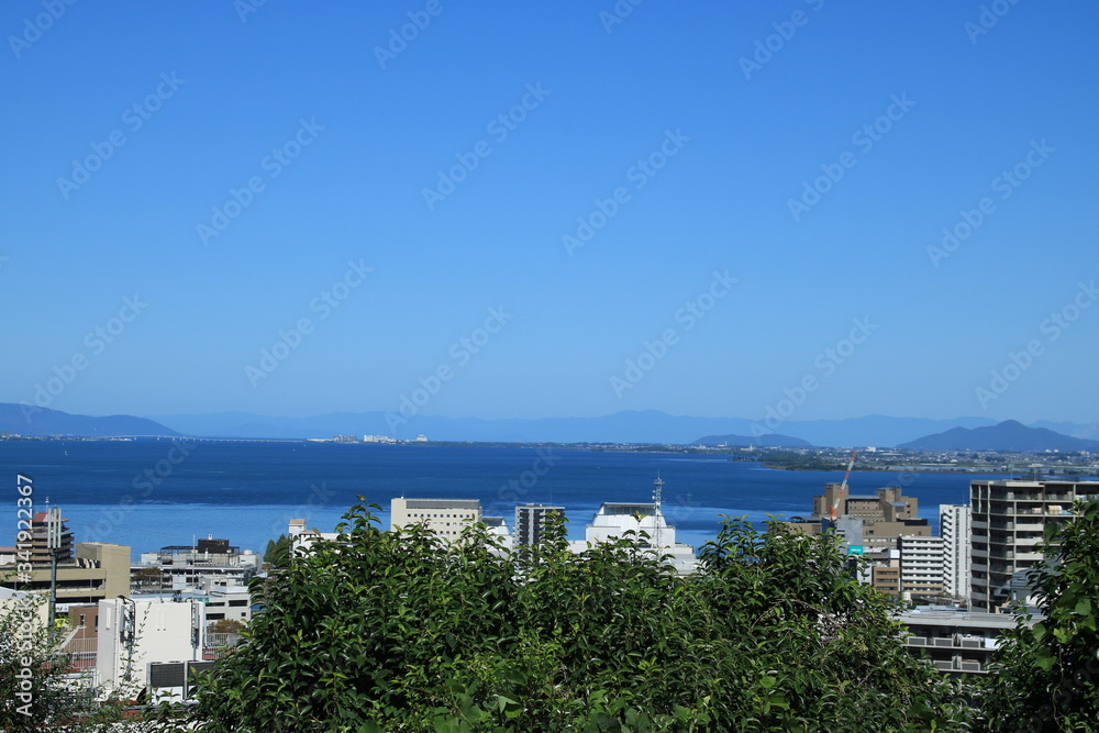 名神高速道路・大津サービスエリアからの琵琶湖風景