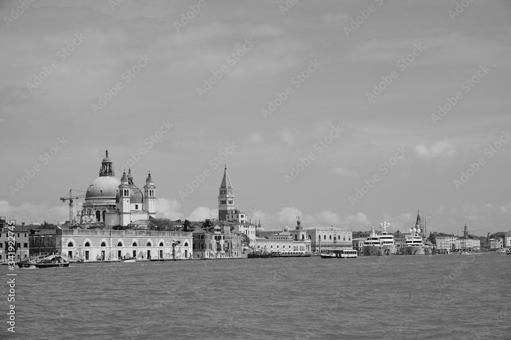 Naklejka premium view of the city of venice