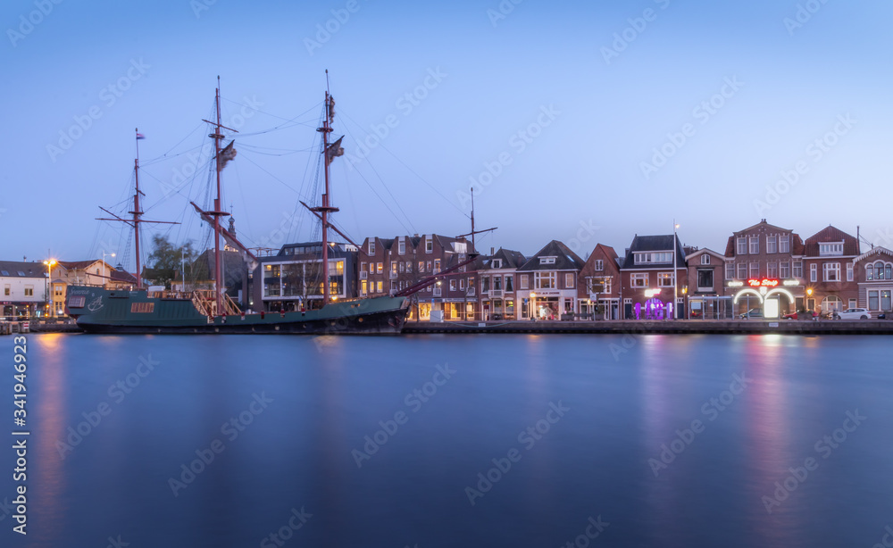Miasto Alkmaar w Holandii Północnej, budynki i architektura