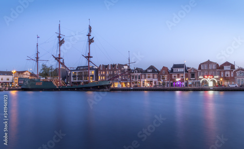 Obraz na płótnie Miasto Alkmaar w Holandii Północnej, budynki i architektura w salonie