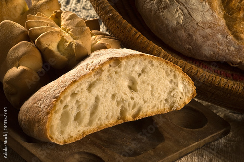 Pane di grano duro antico photo