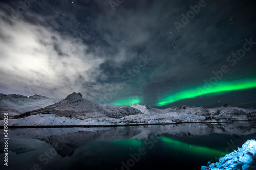 Polarlicht über dem Fjord - Lofoten - Norwegen © EinBlick