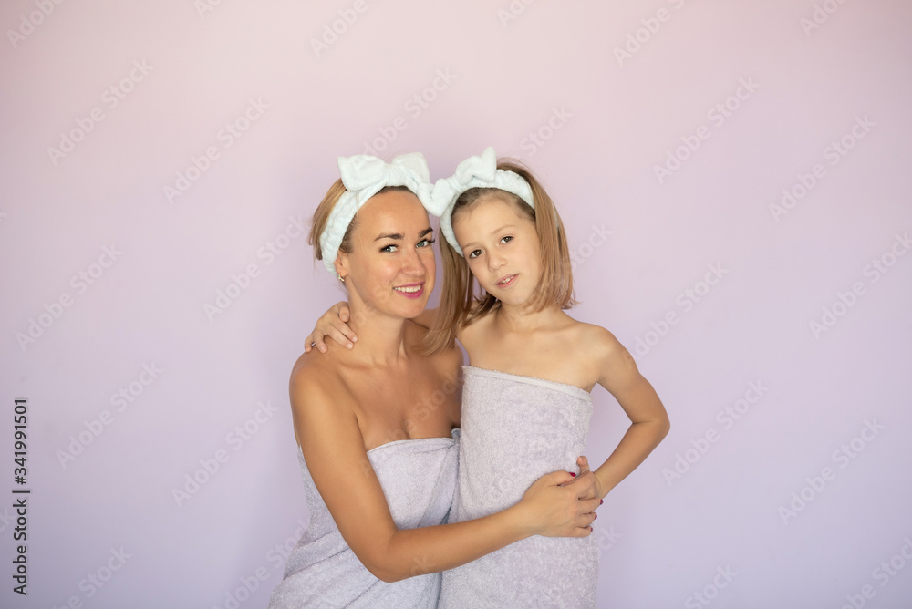 girls relaxes. spa salon, beauty salon. home care girls relaxes. spa salon, beauty salon. home care