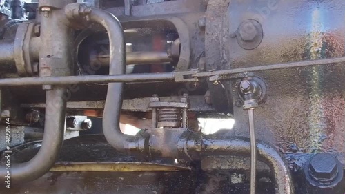Detail einer Dampfmaschine im Betrieb