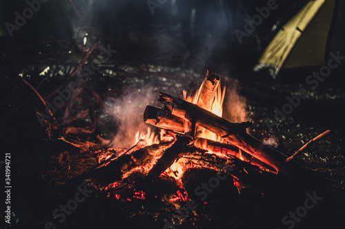Camp fire © yosri