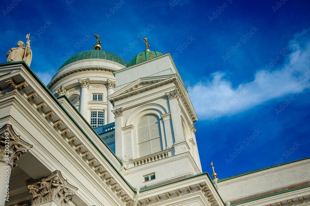 Obraz premium Helsinki Cathedral cloudy blue sky