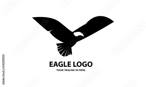 siluet Elang sederhana, cocok untuk simbol bisnis atau logo	