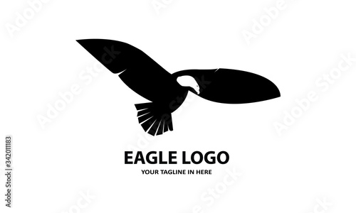 siluet Elang sederhana, cocok untuk simbol bisnis atau logo	