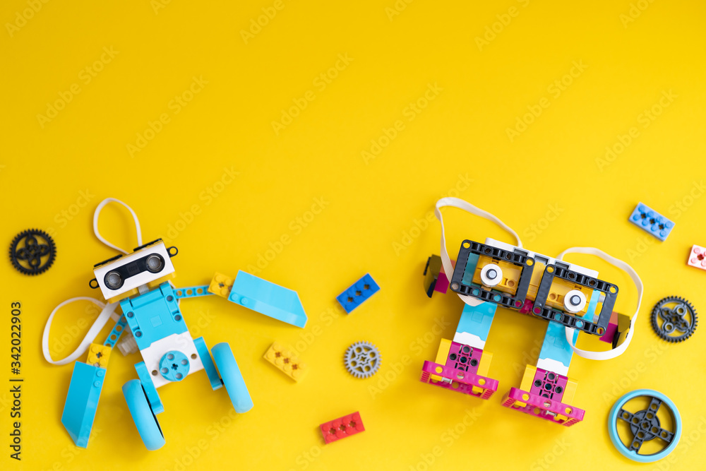 Minsk, Belarus. April, 2020. The new Spike Prime robot, released by Lego to  teach children code and robotics. STEM and STEAM education. AI. Math.  Technology. Science. Mathematics. Physics. DIY. KEY. foto de