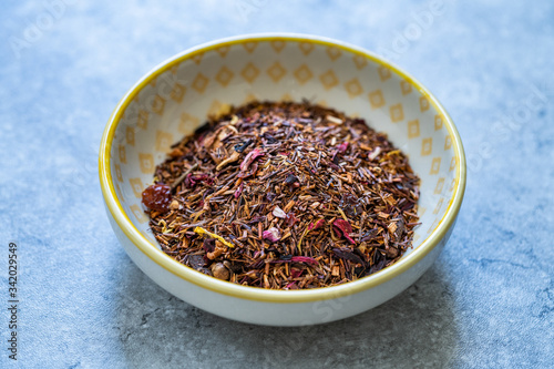 Winter Berry Dried Rooibos Tea Pieces with Dry Strawberry, Hibiscus, Flavoring, Cinnamon, Cloves, Rosehip, Apple, Calendula, Vanilla bits.