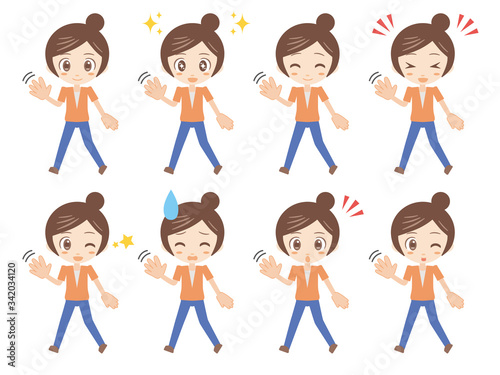 人物セット＿手を振り歩く＿女性＿オレンジ
