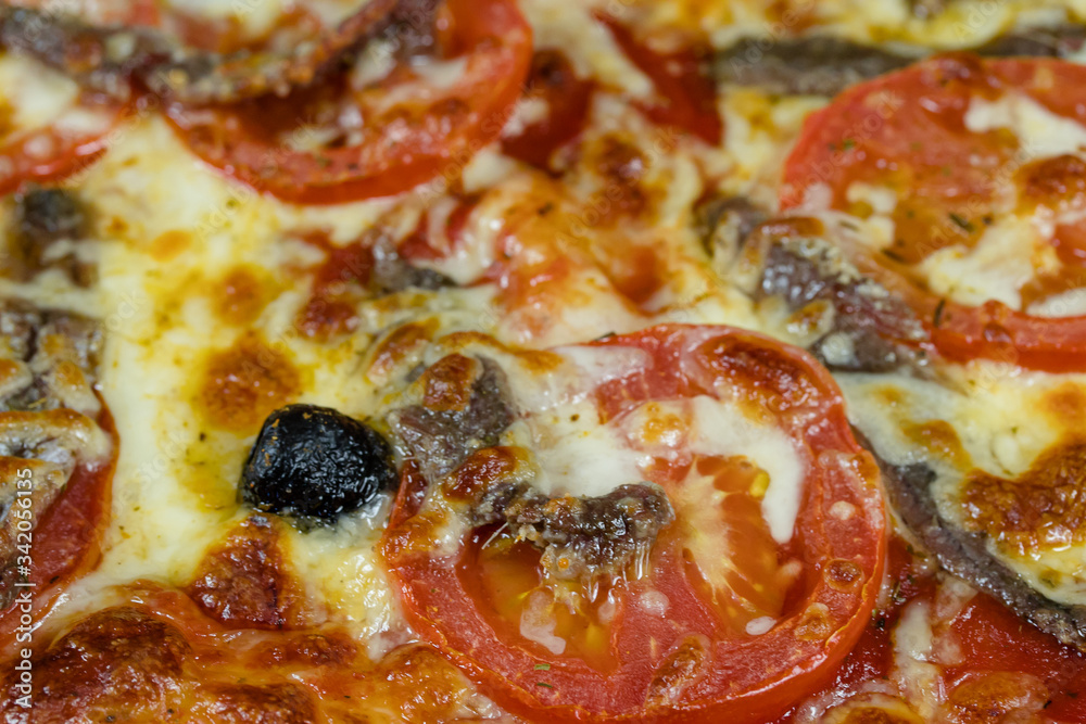 pizza napolitaine (pizza anchois, tomate et olives) pizza napolitaine (pizza anchois, tomate et olives)