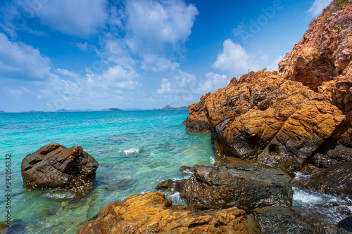 Fototapeta Naklejka Na Ścianę i Meble -  Splash water of sea wave,Caribbean Paradise ,Perfect sky and ocean