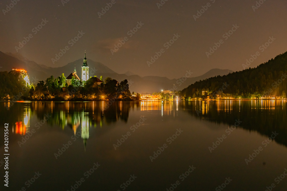 Naklejka premium Panorama on Lake Bled in Slovenia at night