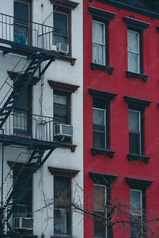 Naklejka premium old brick building with windows