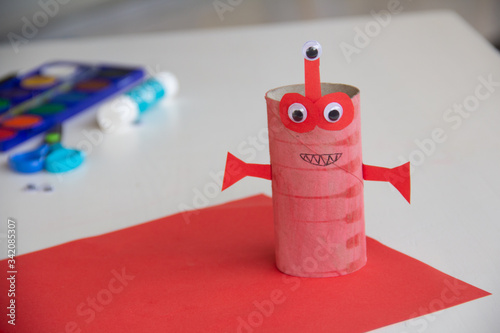 How to make alien from paper or toilet roll tube. Step 9. martian A terrible craft. School and kindergarten. Handcraft creative idea, time holiday pattern. How to captivate children