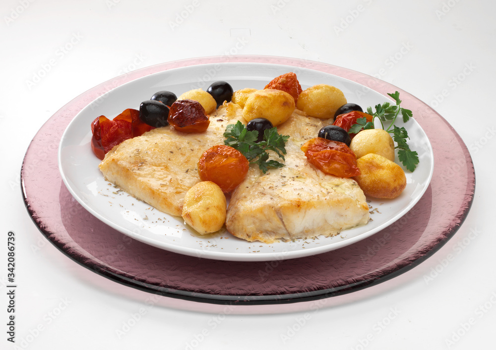 Pesce persico, patate e pomodorini Pesce persico, patate e pomodorini