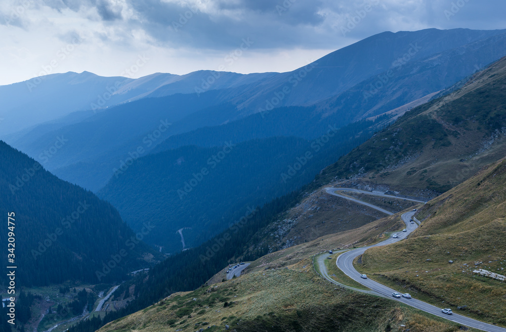 Naklejka premium A Lonely Long Road with a Stunning Scenic Landscape View