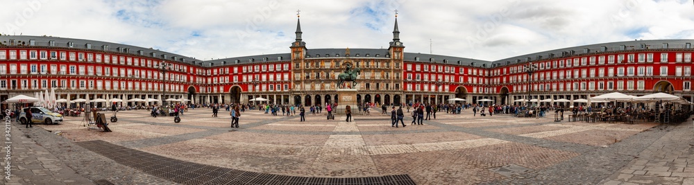 Naklejka premium Plaza Mayor, the central square in Madrid, Spain
