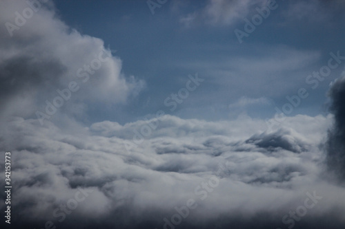 Fototapeta Naklejka Na Ścianę i Meble -  Acima das nuvens