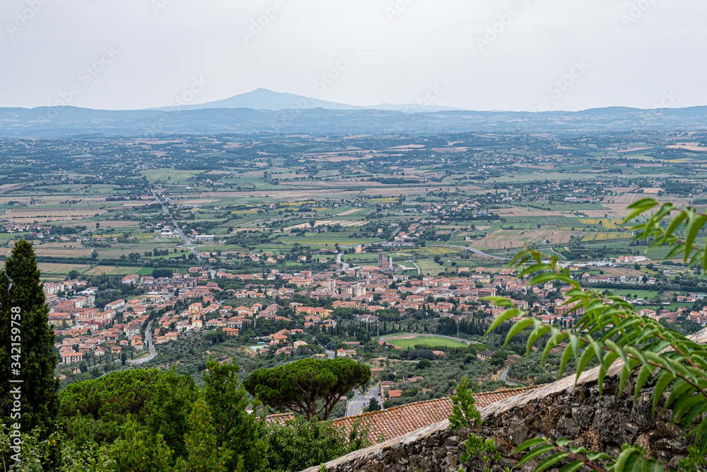Obraz premium scenic Tuscan landscape from terrace in sunny summer day