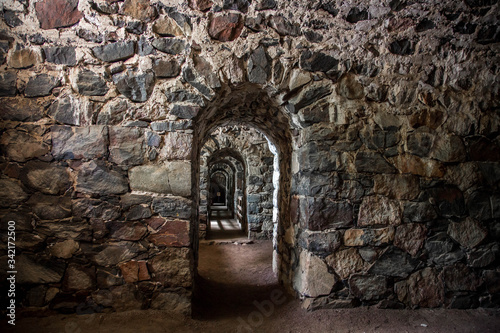Obraz na płótnie Dungeons and tunnels in Suomenlinna fortress in Helsinki, Finland w salonie