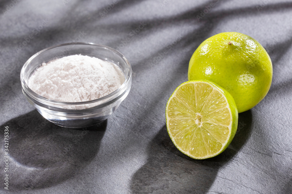 Citrus × latifolia - Lemon lime and baking soda. Text space