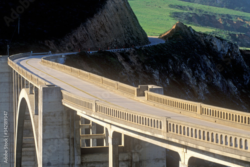 The Bixby Bridge in Big Sur, Northern California © spiritofamerica