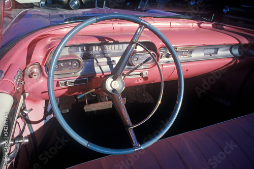 Antique cars in Hollywood, California © spiritofamerica