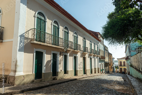 Fototapeta Naklejka Na Ścianę i Meble -  São Luis, Maranhão, Brazil on August 6, 2016. Old facade of the buildings in the historic center, with windows, doors and tiles from the Brazilian colonial period