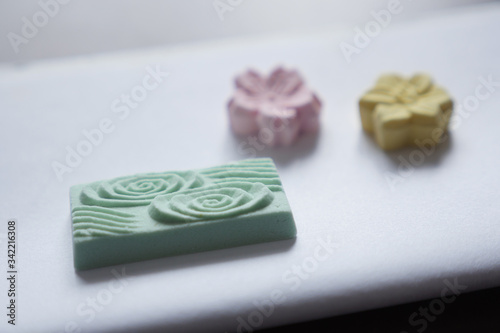 カラフルなお茶菓子 photo