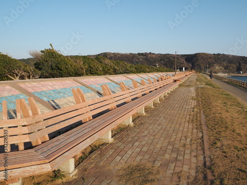 the world's longest bench in noto peninsula