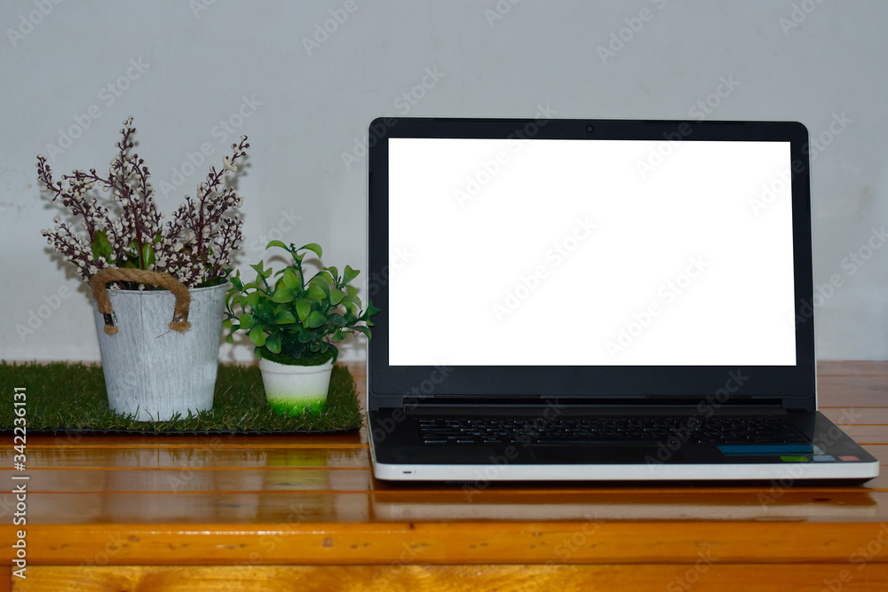 Notebook computer
On a black and white background
Notebook computer
On a black and white background