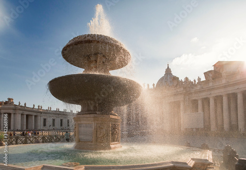 Fondtana controluce - Piazza San Pietro - Roma